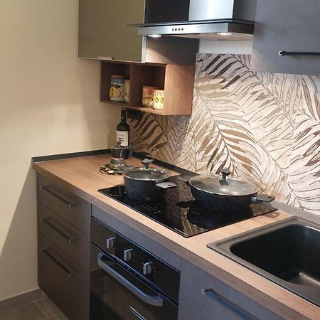 Charming Apartment Lake Front Acquaseria Buitenkant foto
