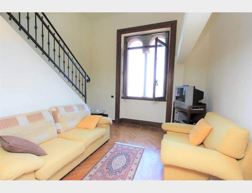 Charming Apartment Lake Front Acquaseria Buitenkant foto