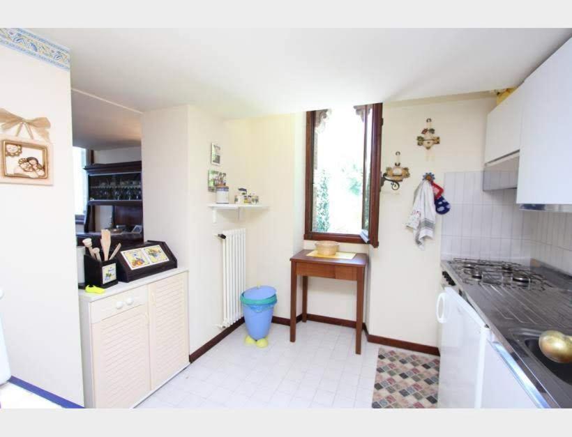 Charming Apartment Lake Front Acquaseria Buitenkant foto
