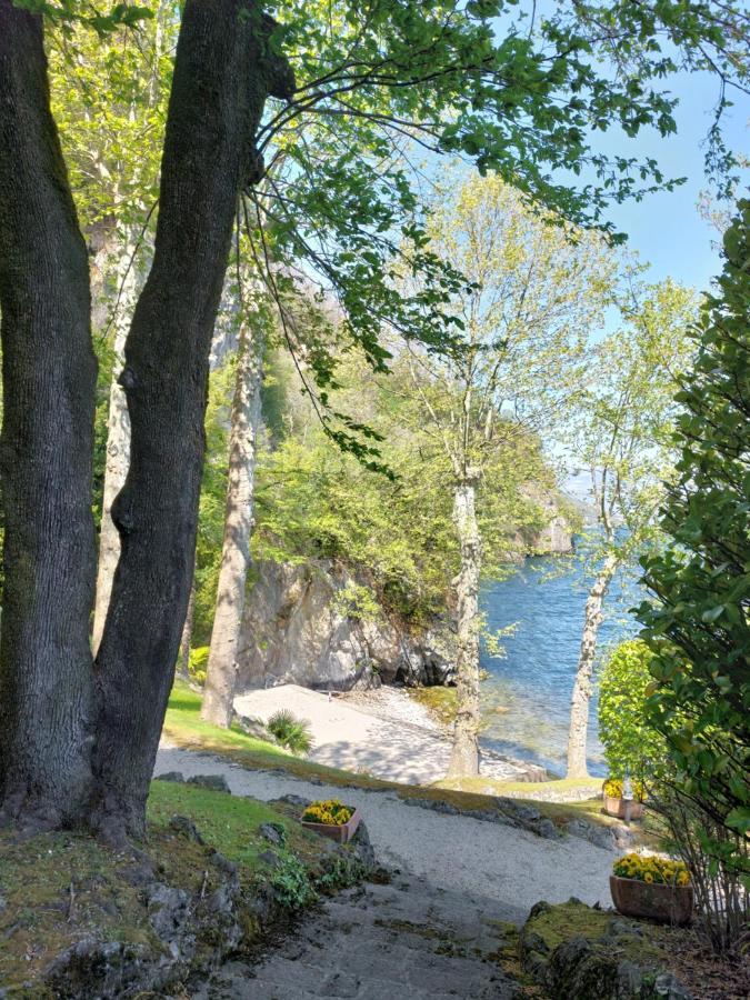 Charming Apartment Lake Front Acquaseria Buitenkant foto